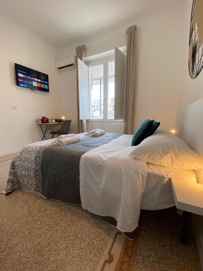 Cavour 221 - Central Station Otel Bari Dış mekan fotoğraf